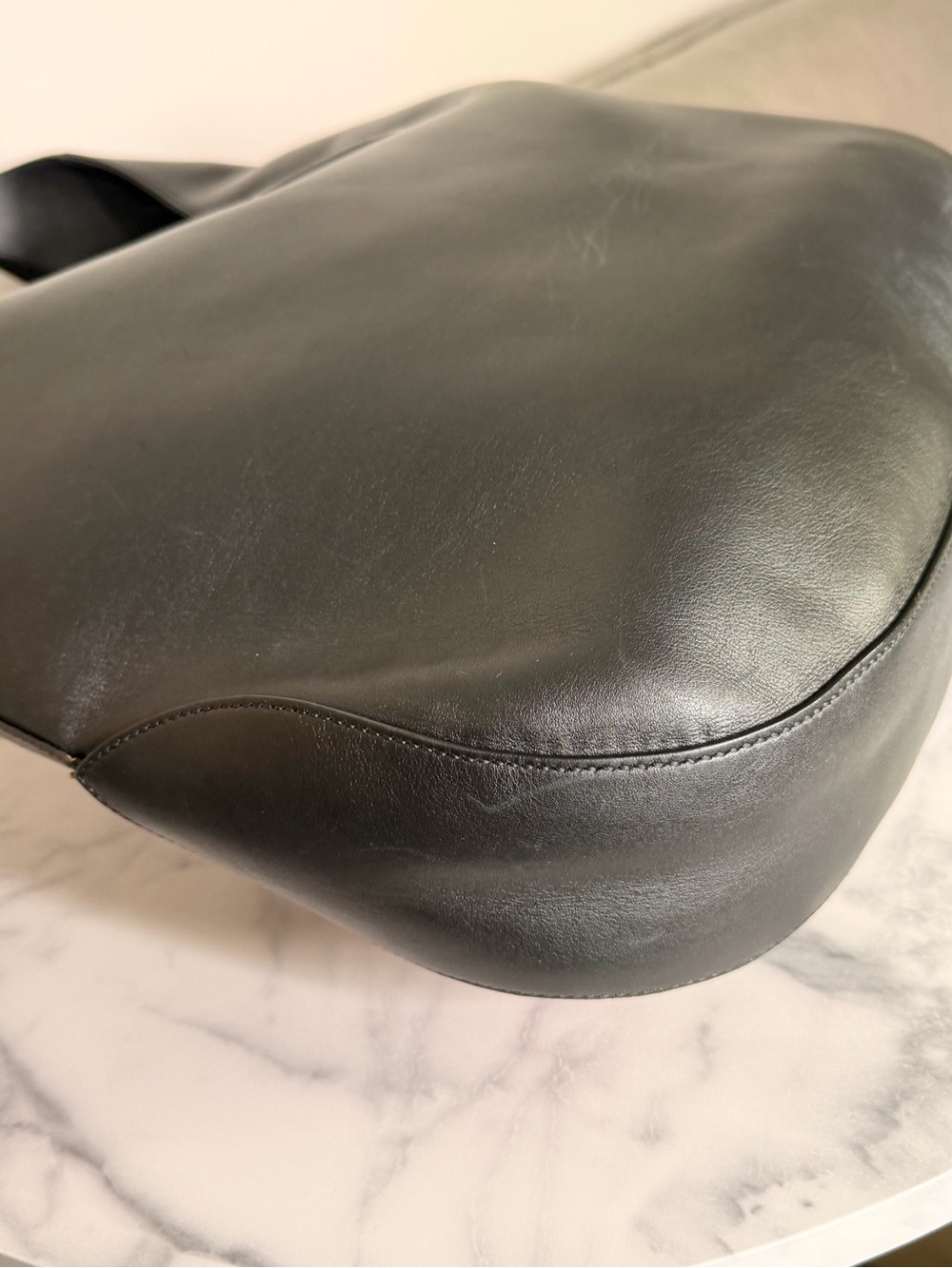 Gucci
Dog Embroidered Extra Large Dionysus Hobo - Picture 9 of 17
